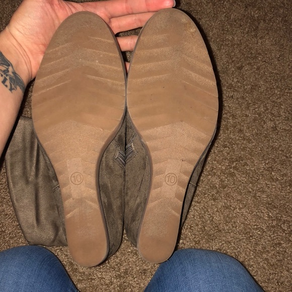 Booties - Picture 3 of 4